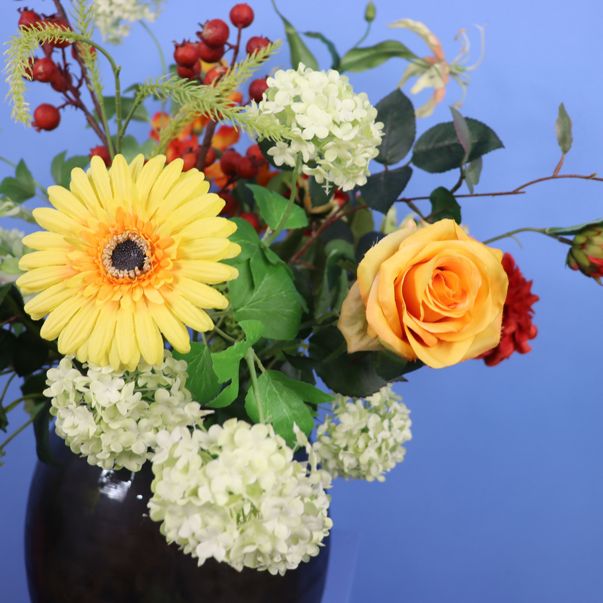L - Lana | Pols Potten glazen bol vaas met kunstbloemen | Large