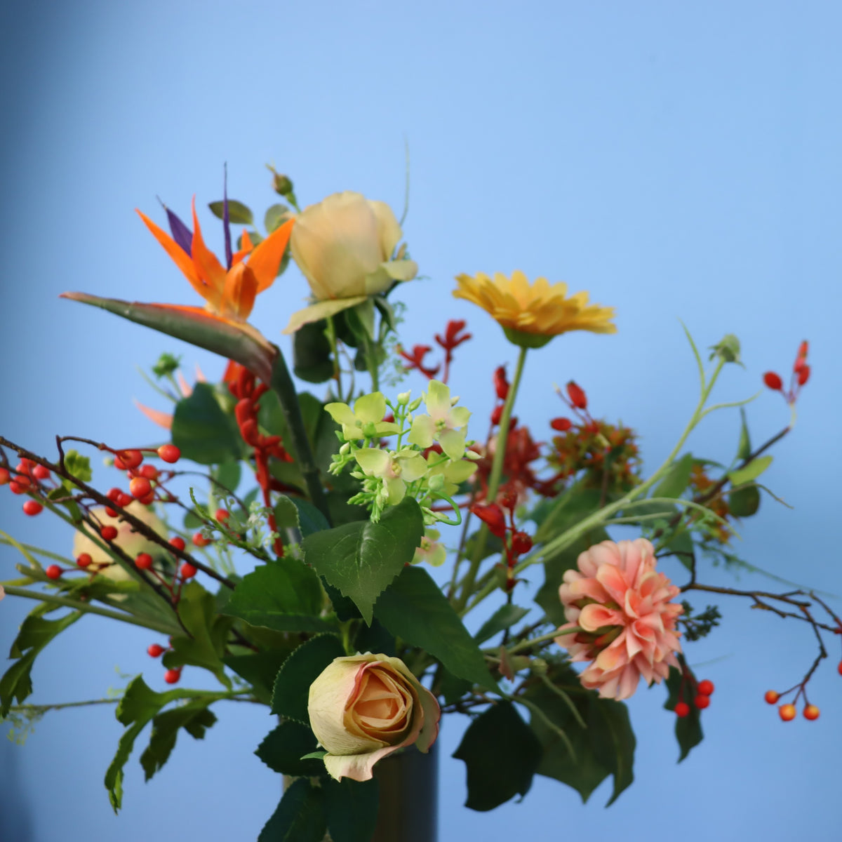 L - Dyani | Return to Sender vaas met kunstbloemen | Large