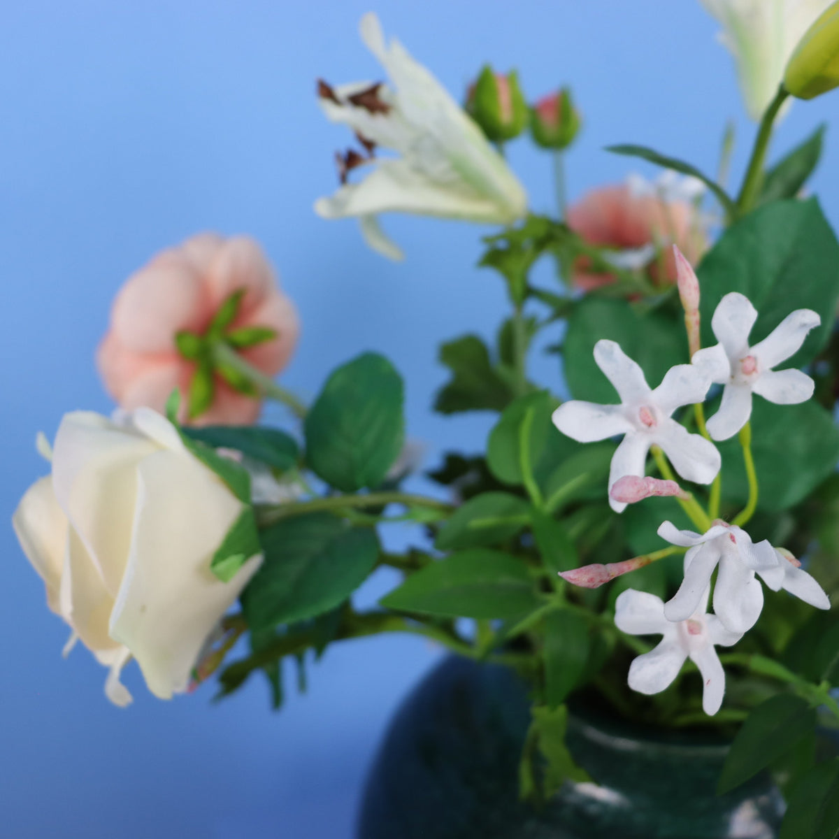 M - Sandra | Serax vaas met kunstbloemen | Medium