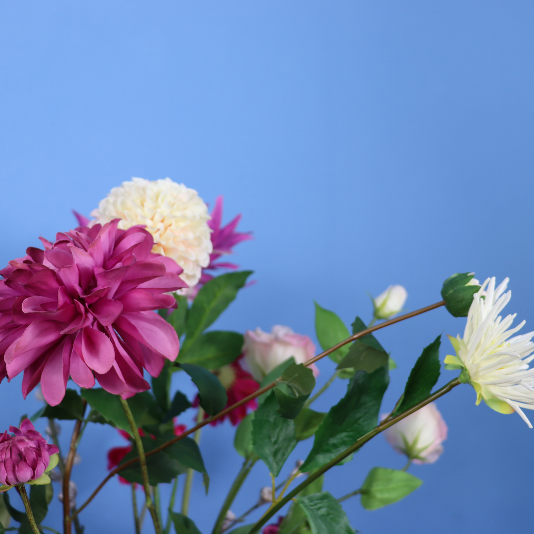 Kunstboeket Hazel in oudroze bolle Pip Studio vaas, maat L – Reflower, abonnement op kunstbloemen