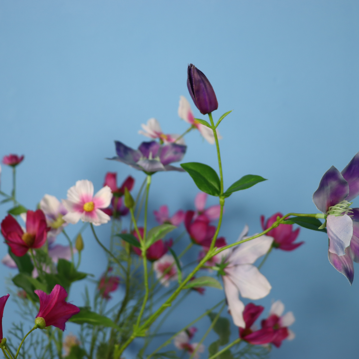 Kunstboeket Veerle in crème-bruine gespikkelde Studio Harm & Elke vaas, maat L – Reflower, abonnement op kunstbloemen