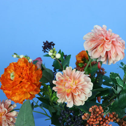 M - Madelief | Vintage vaas met kunstbloemen | Medium