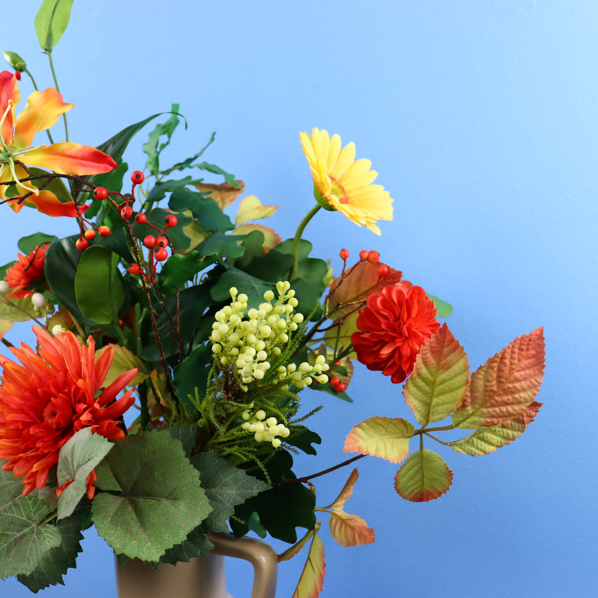Kunstboeket Sabijn in Return to Sender vaas, maat M – Reflower