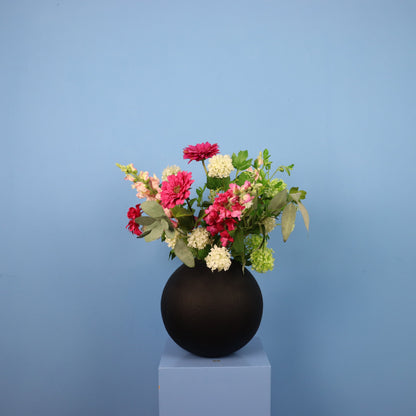 L - Sweder | Vintage vaas met kunstbloemen | Large