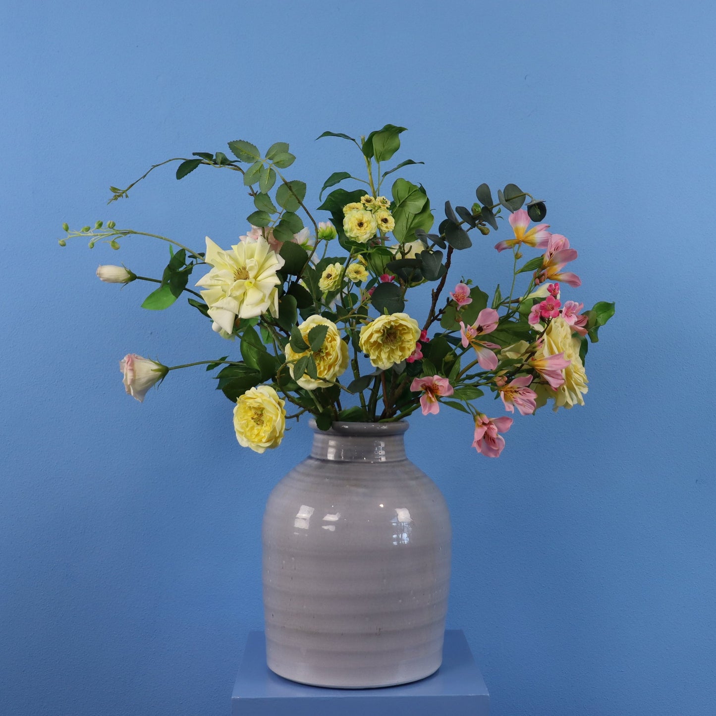 L - Nolan - Grijze kruikvaas