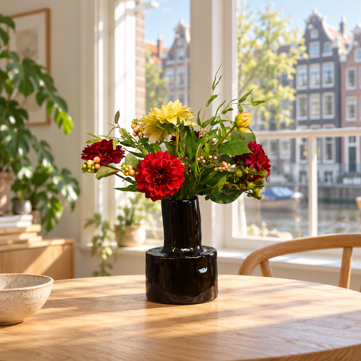 M - Marie | Serax vaas met kunstbloemen | Medium