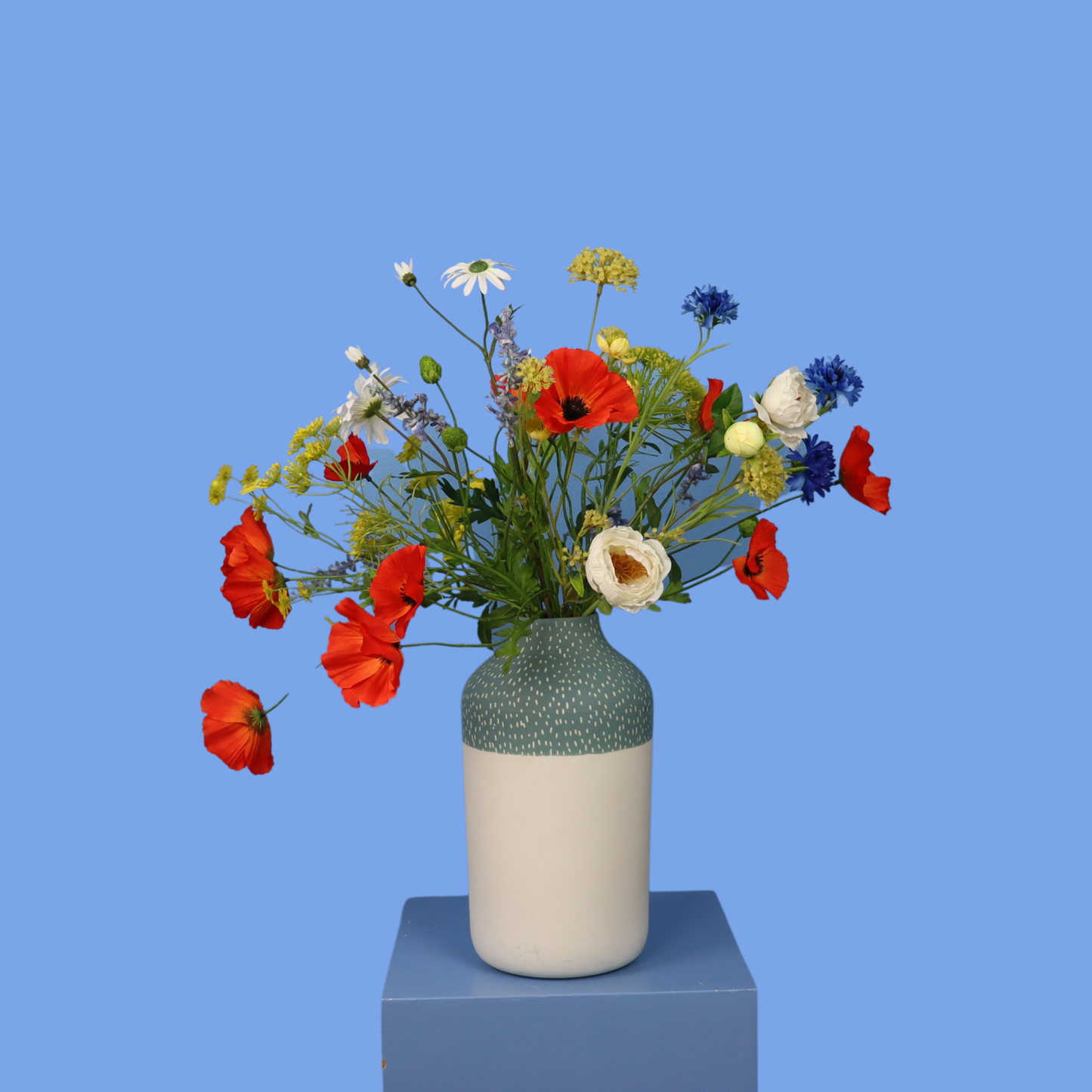 M - Tycho | Studio Harm & Elke vaas met kunstbloemen | Medium